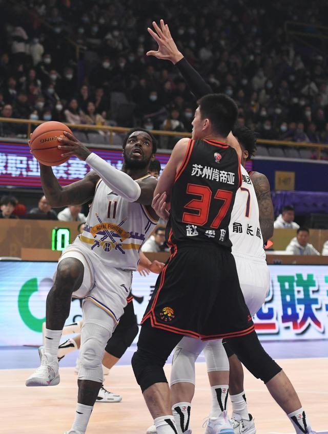 包含清晨北京首钢调整名单以备CBA季后赛，战术微调环节打磨，赛场秩序良好，球探报告显示潜力的词条